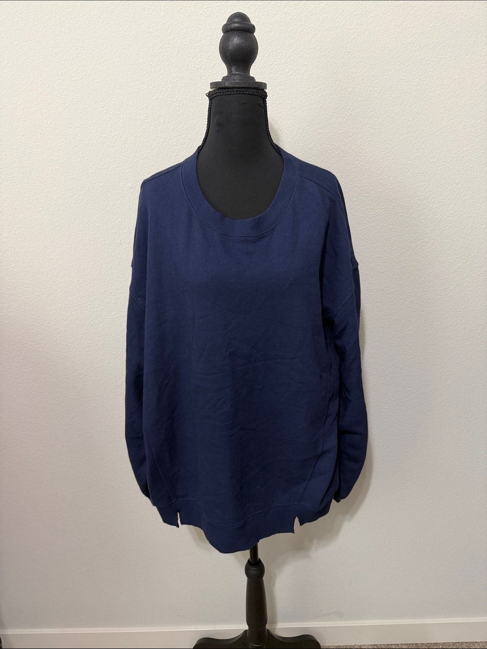 NWOT Aerie Ovetsized Navy Crewneck Sweatshirt WI1